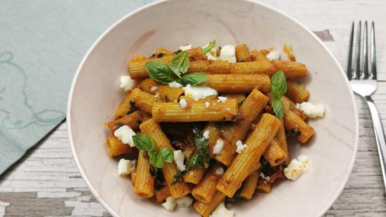 Besin öğeleri korunmuş makarna yapımı