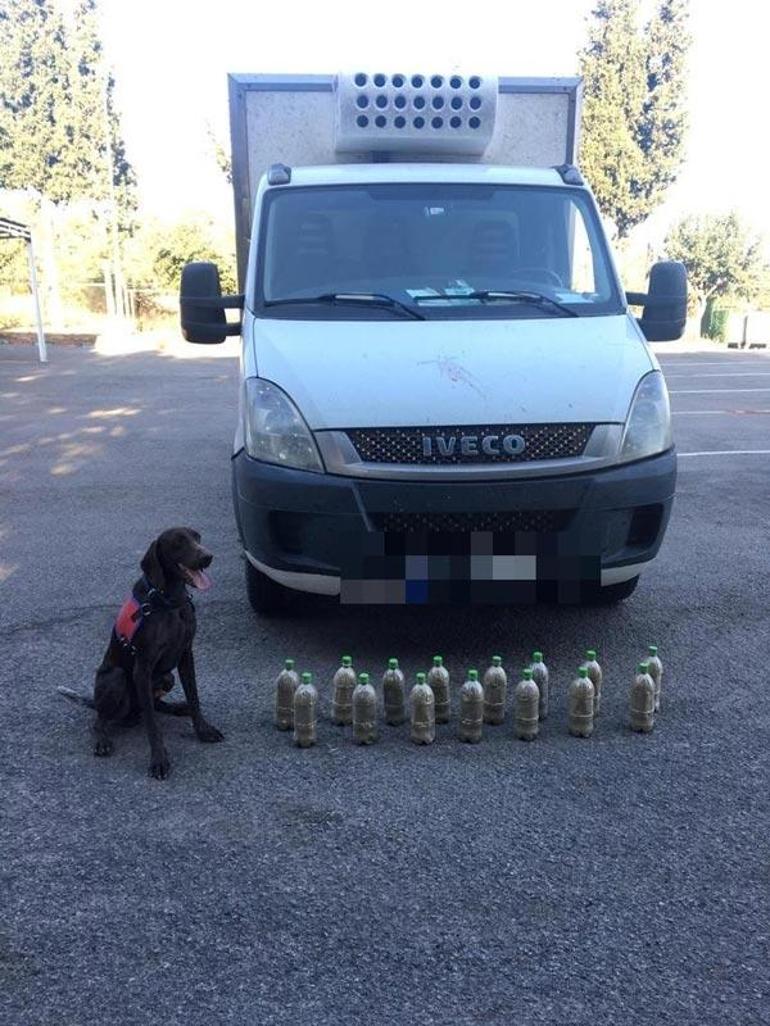 150 bin TL değerinde 15 adet pet şişenin içerisine saklamışlar