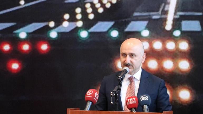Bakan Karaismailoğlu, Erzurum Havalimanında CAT3 pistini açtı