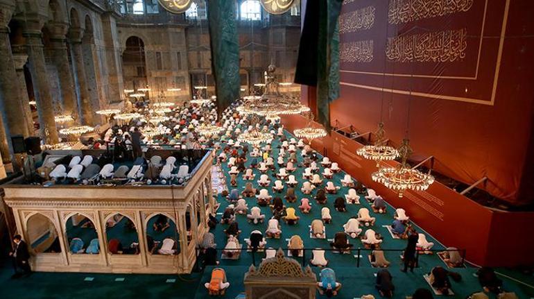 Ayasofya-i Kebir Cami-i Şerifinde 86 yıl sonra ilk bayram hutbesi okundu