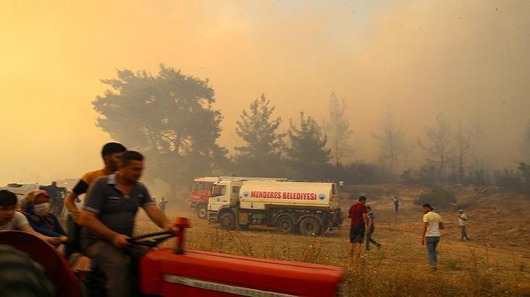 Son dakika haberi... İzmirde farklı noktalarda yangın Kontrol altına alındı