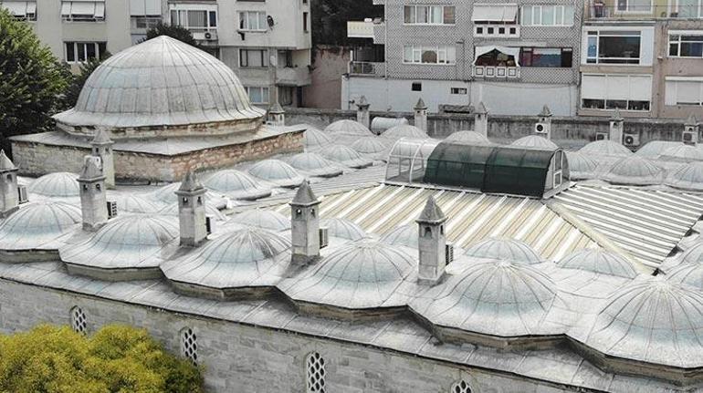 472 yıllık tarihi camideki klima ünitelerine büyük tepki