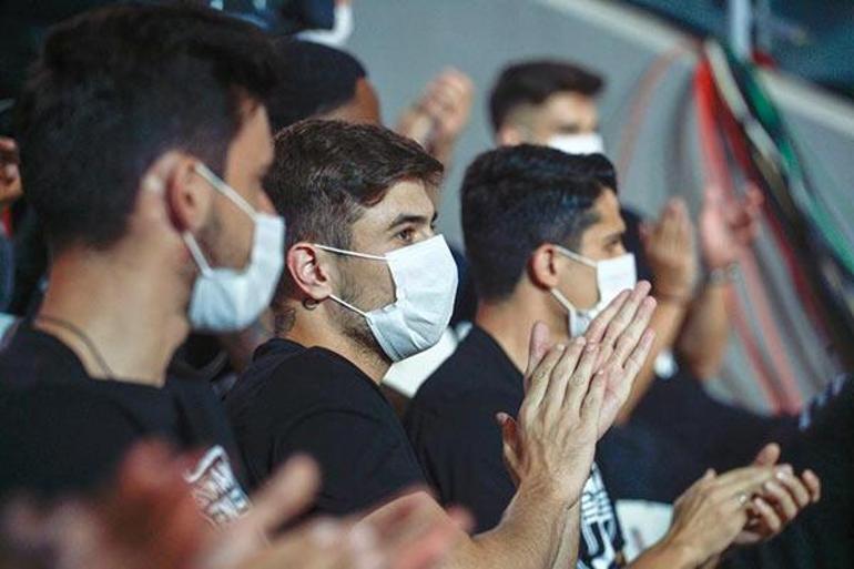 Beşiktaşa destek gecesinde 80 milyon TLyi aşan bağış