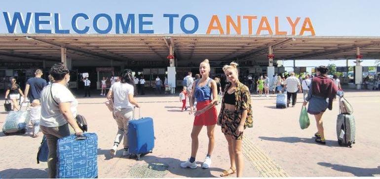 Hayaller gerçek oldu Rus turistler akın akın Antalya’ya geliyor