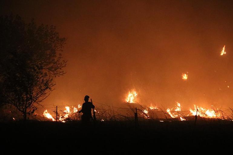 İzmirde yangın paniği 4 site boşatıldı