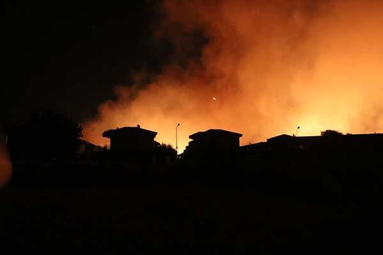İzmirde yangın paniği 4 site boşatıldı