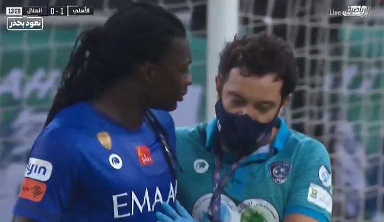 Bafetimbi Gomis sahada fenalaştı