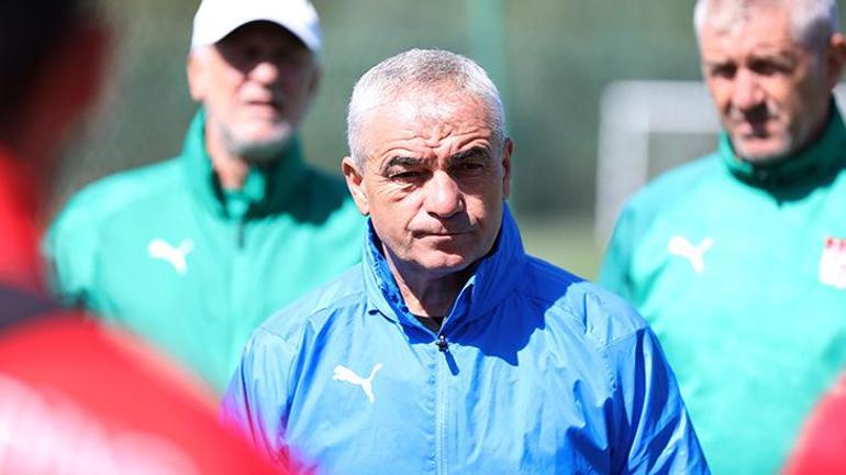 Sivasspor Teknik Direktörü Rıza Çalımbay: İyi bir takım kurmamız gerekiyor