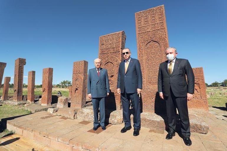 Ahlat Külliyesi açıldı