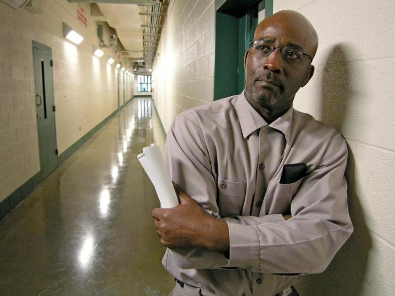 Suçsuz yere tecavüz ithamıyla 44 yıl hapis yatan mahkum serbest kaldı