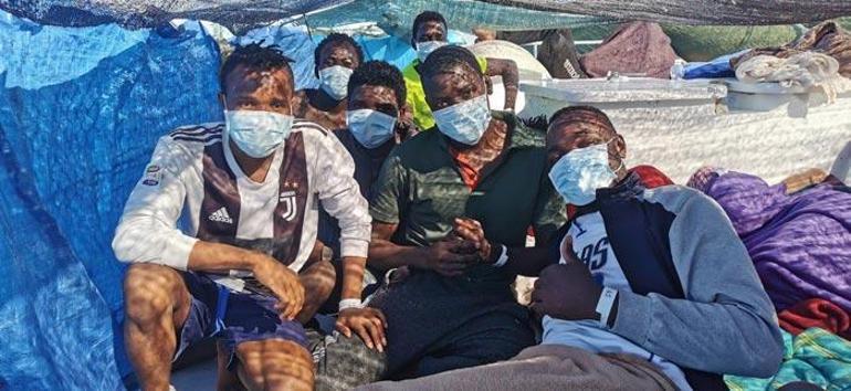 200den fazla sığınmacı Akdeniz’de mahsur kaldı