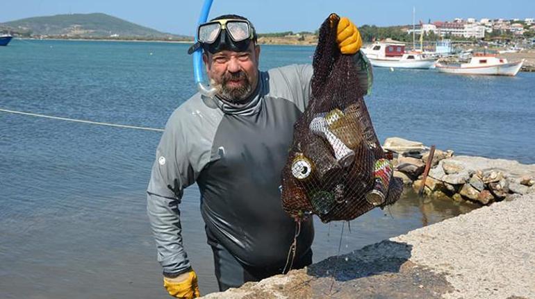 27 yıldır gönüllü olarak denizi temizliyor