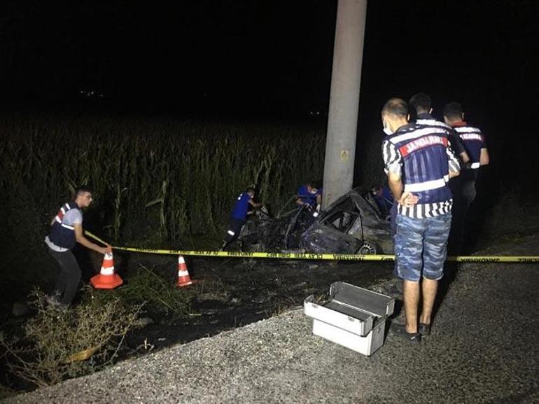 Adanada feci kaza Otomobil alev alev yandı