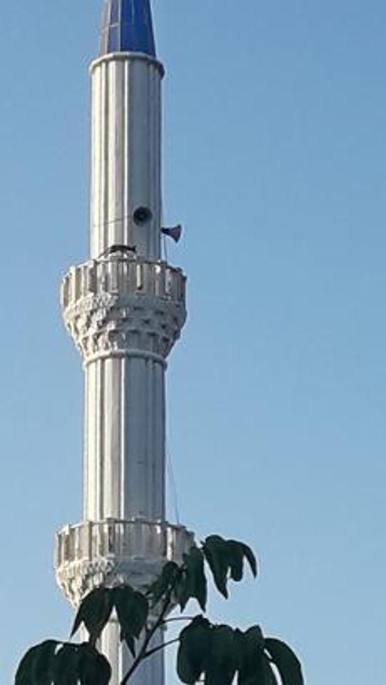 Son dakika... Yer: Manisa Minarede onu gören telefona sarıldı