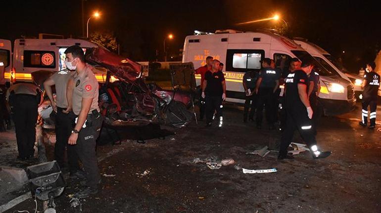 Adanada feci kaza 2 ölü, 4 yaralı