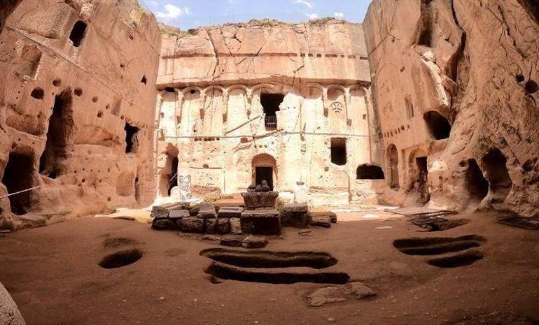 Niğde’de Saklı Hazine: Gümüşler Manastırı