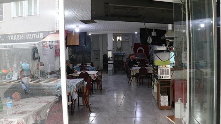 Otomobilini doludan korumak için kahvehaneye park  etti