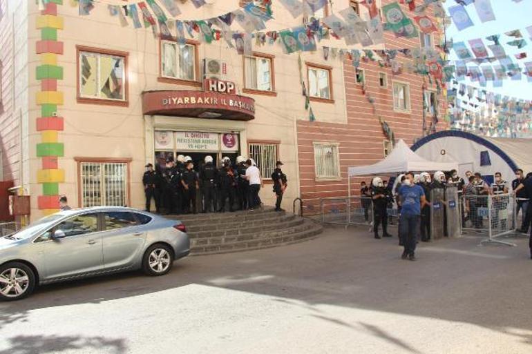 Son dakika... HDP Diyarbakır il eş başkanları gözaltına alındı