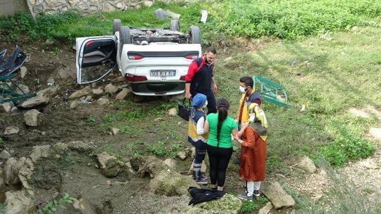 Otomobil dereye uçtu, yabancı uyruklu 2 kadın şoka girdi