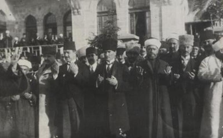 29 Ekim fotoğrafları, mesajları, görselleri ve sözleri 29 Ekim Cumhuriyet Bayramı resimli sözleri ve mesajları için TIKLA