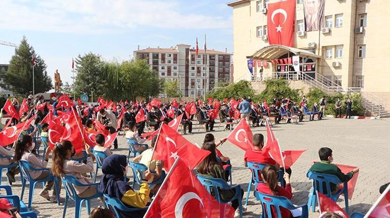 Şırnakta, konvoylu Cumhuriyet Bayramı kutlaması