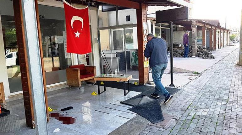 Dehşet anları Herkesin gözü önünde kurşun yağdırdı