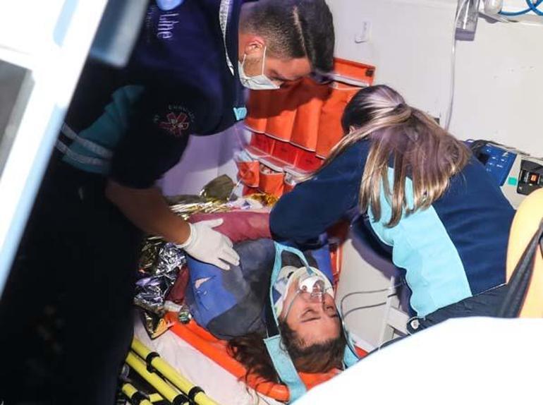 Son dakika... İzmir depreminde enkaz altında kalan Buse kurtarıldı