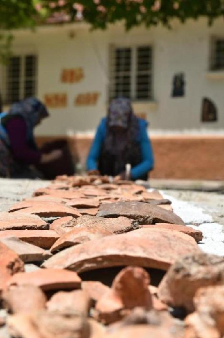 Türkiyenin en büyük kazısında 6 ayda 2 bin parça eser ortaya çıkarıldı