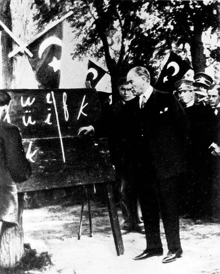 Atatürk devrimleriyle eğitimi millileştirdi