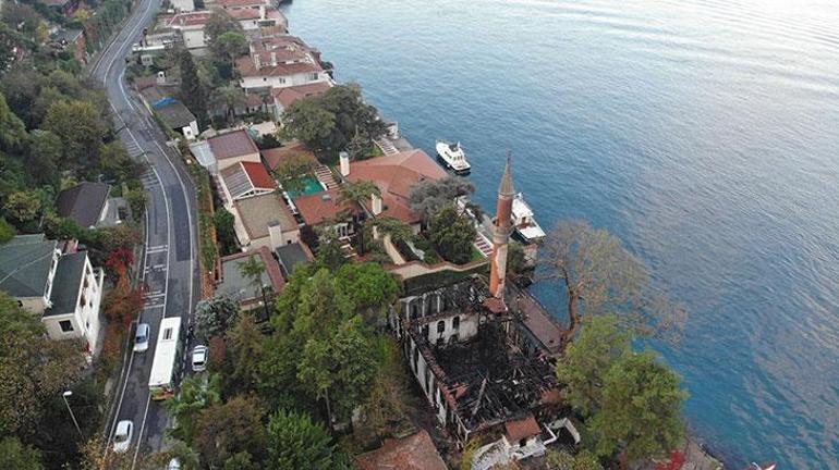 İşte yanan Vaniköy Camiinin son hali Sadece minaresi kaldı