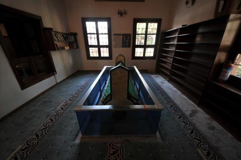 Vani Mehmed Efendi’nin torunu: İnşallah Kesteldeki caminin başına bir şey gelmez