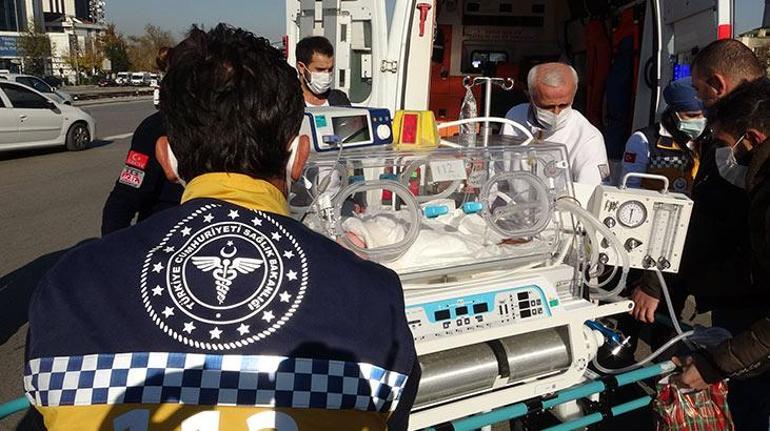 Yeni doğan bebeği taşıyan ambulans otomobille çarpıştı Baba kazanın şokunu yaşadı