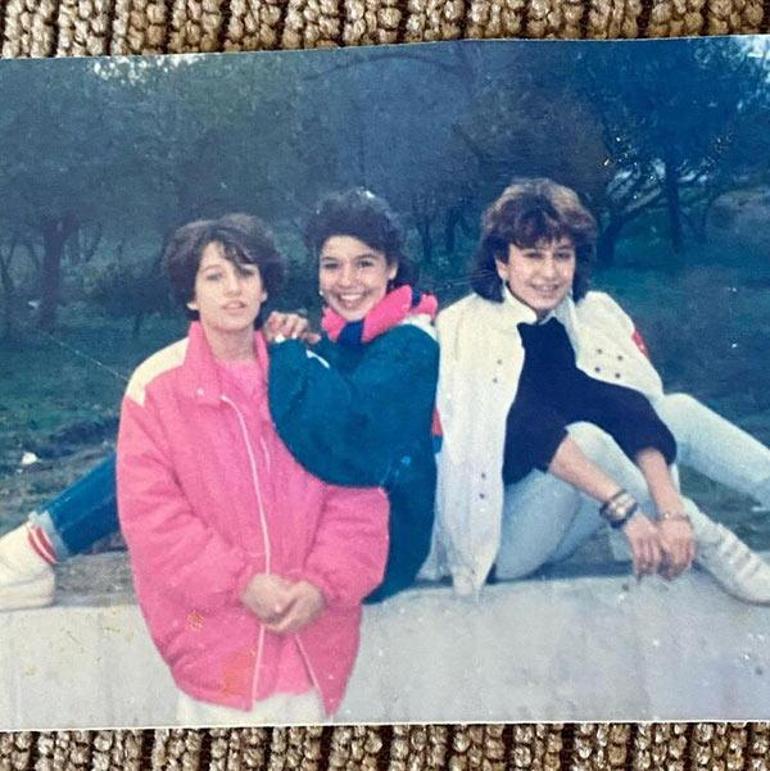 Gülben Ergen okul yıllarına ait fotoğrafını paylaştı
