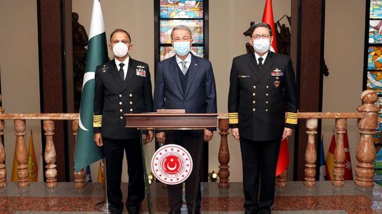 Bakan Akar, Pakistan Deniz Kuvvetleri Komutanı Niaziyi kabul etti