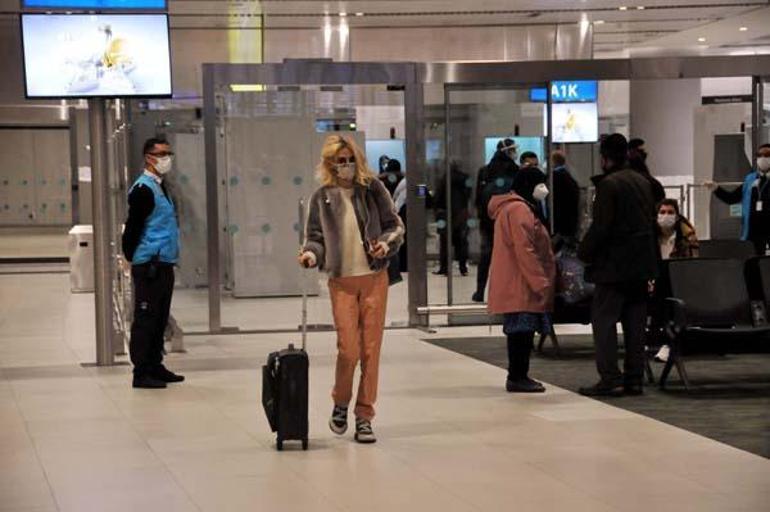 İngiltereden İstanbula gelen yolculara PCR testi