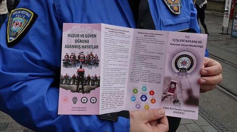 Taksim’de polisten kadınlara KADES bilgilendirmesi