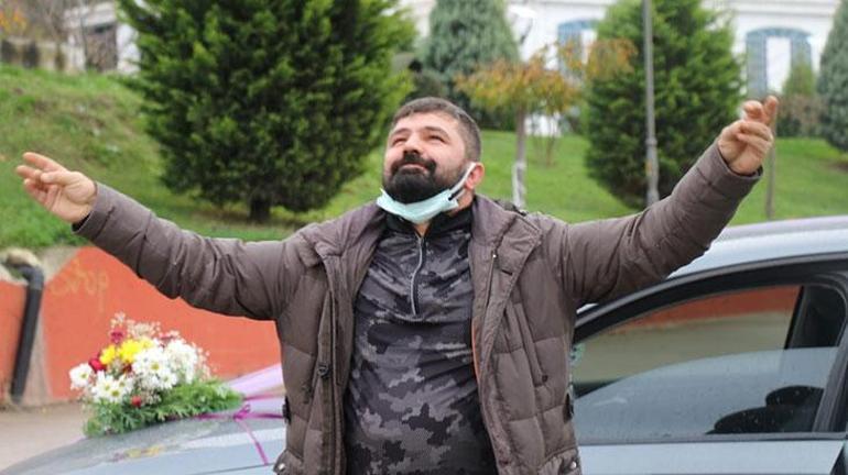 Boşanma davasına geldi Gören telefona sarıldı