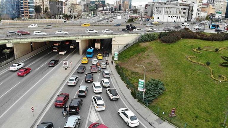 Kadıköyde polis alarma geçirdi: Trafik felç oldu