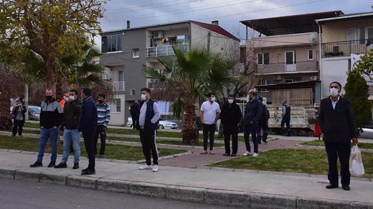 İzmirde vahşet Babasını sokak ortasında sopayla döverek öldürdü