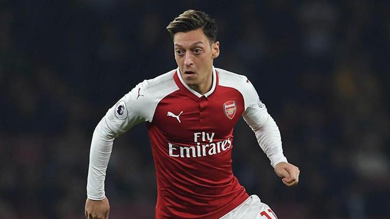 Mesut Özil ve Hakan Çalhanoğlu sezon sonu bedava