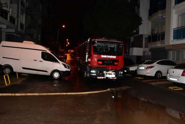İzmirde sağanak yağış hayatı olumsuz etkiledi