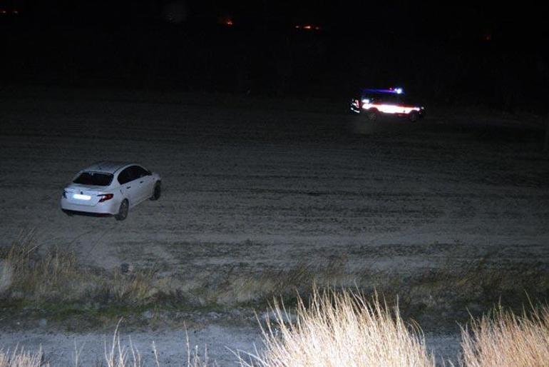 TIR, jandarma aracı ve otomobile çarptı