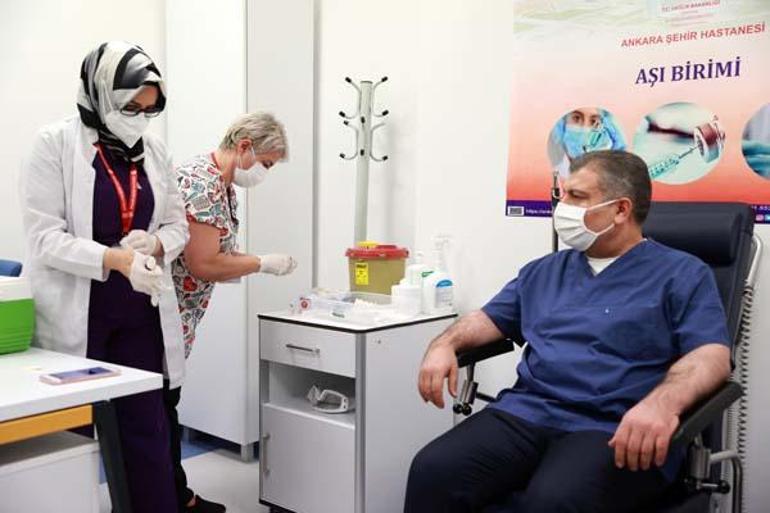 Son Dakika: Acil kullanım onayı çıktı Bakanı Koca koronavirüs aşısı oldu