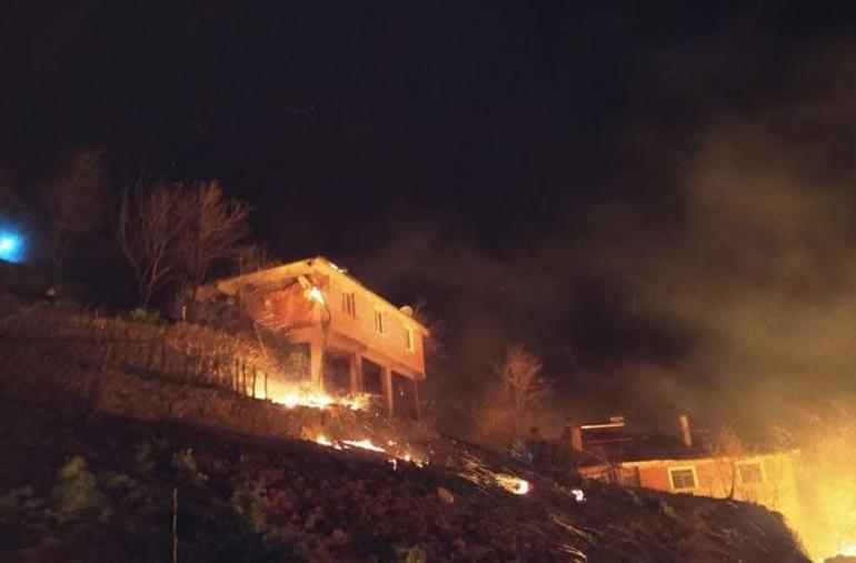Trabzonda yangın 7 ev kül oldu
