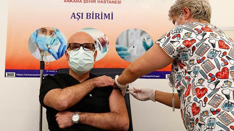 Bilim Kurulu üyeleri koronavirüs aşısı oldu