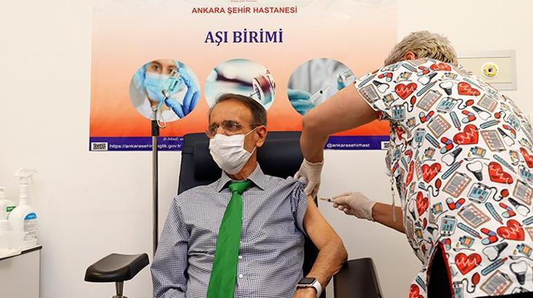 Bilim Kurulu üyeleri koronavirüs aşısı oldu