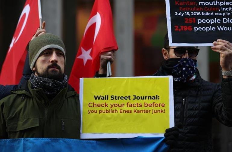 ABDli Türklerden FETÖcü Enes Kanter için Wall Street Journala protesto