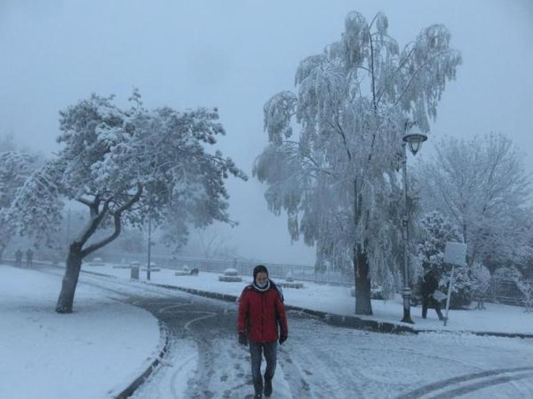 İstanbulda kar yağışı Kartpostallık görüntüler