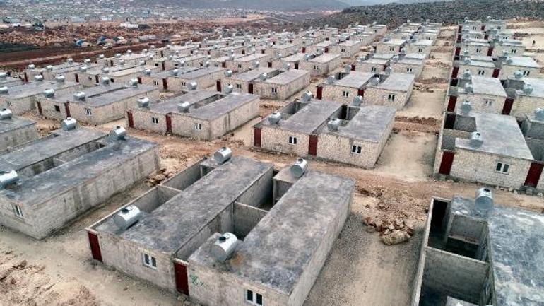 Suriye sınırında 50 bin briket ev inşa ediliyor