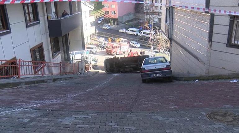 Son dakika... İstanbulda faciadan dönüldü Yukarı çıkamayan kamyonet geri kaydı
